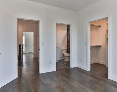 3946 S. Budlong Avenue - Photo Thumbnail 30