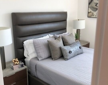 3946 S. Budlong Avenue - Photo Thumbnail 11
