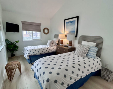 219 13th Street - Photo Thumbnail 10