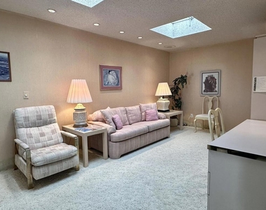 81 Marbella Drive - Photo Thumbnail 10