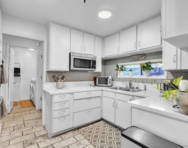 8263 Camino Del Oro - Photo Thumbnail 19