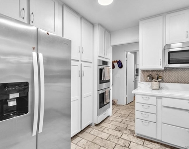 8263 Camino Del Oro - Photo Thumbnail 20