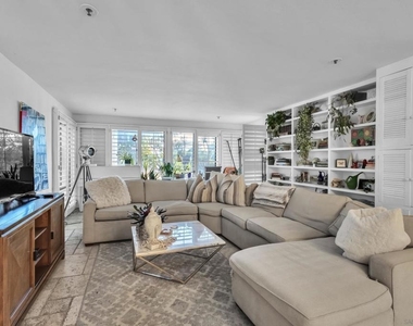 8263 Camino Del Oro - Photo Thumbnail 13