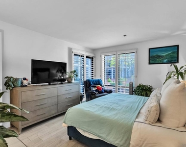 8263 Camino Del Oro - Photo Thumbnail 26