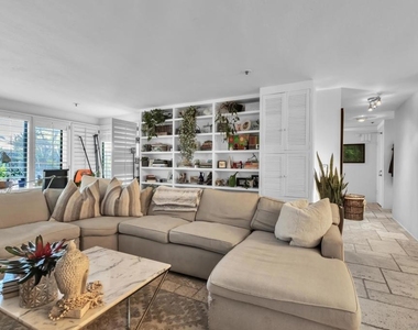 8263 Camino Del Oro - Photo Thumbnail 18