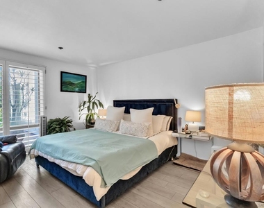 8263 Camino Del Oro - Photo Thumbnail 25