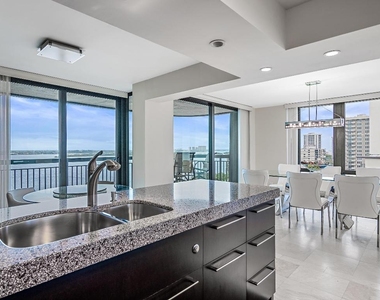 5380 N Ocean Drive - Photo Thumbnail 3