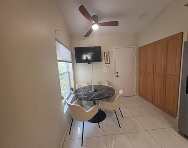 7275 Summer Tree Drive - Photo Thumbnail 8