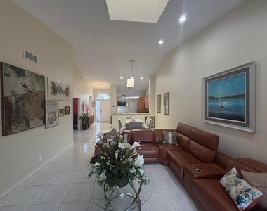 7275 Summer Tree Drive - Photo Thumbnail 9
