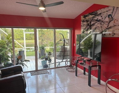 7275 Summer Tree Drive - Photo Thumbnail 11