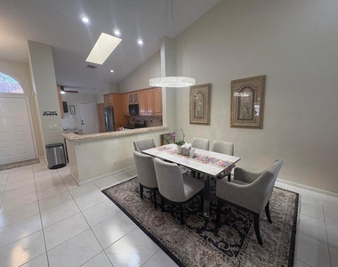 7275 Summer Tree Drive - Photo Thumbnail 3