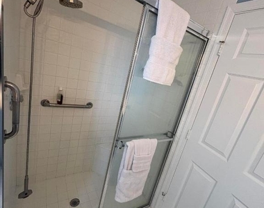 7275 Summer Tree Drive - Photo Thumbnail 21