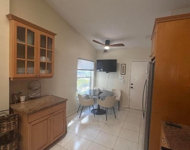 7275 Summer Tree Drive - Photo Thumbnail 7
