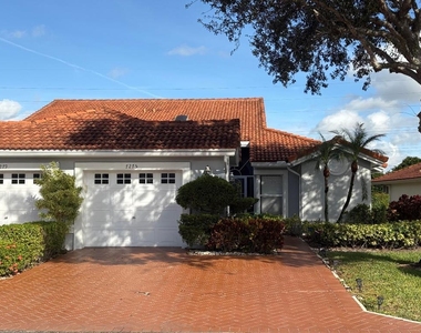 7275 Summer Tree Drive - Photo Thumbnail 1