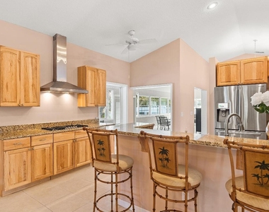 922 Jackson Way - Photo Thumbnail 13
