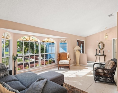 922 Jackson Way - Photo Thumbnail 6