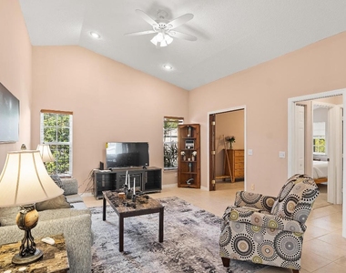 922 Jackson Way - Photo Thumbnail 10