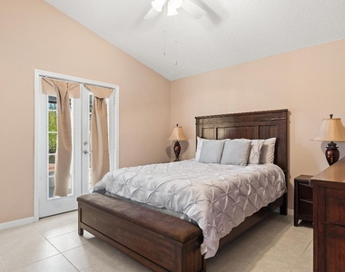 922 Jackson Way - Photo Thumbnail 21