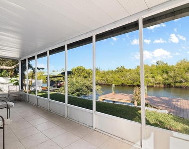 922 Jackson Way - Photo Thumbnail 5