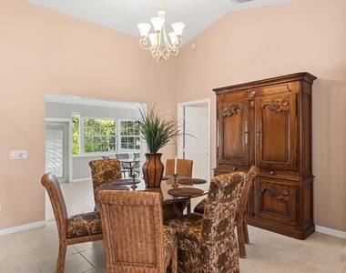 922 Jackson Way - Photo Thumbnail 9