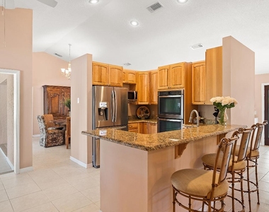 922 Jackson Way - Photo Thumbnail 14