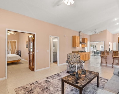 922 Jackson Way - Photo Thumbnail 12
