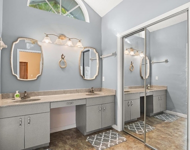 922 Jackson Way - Photo Thumbnail 19
