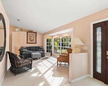 922 Jackson Way - Photo Thumbnail 7