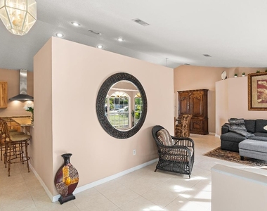 922 Jackson Way - Photo Thumbnail 8