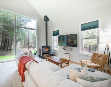 102 Rider Hollow Road - Photo Thumbnail 10