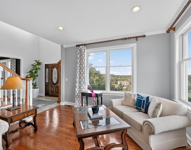 11 Dorian Way - Photo Thumbnail 5
