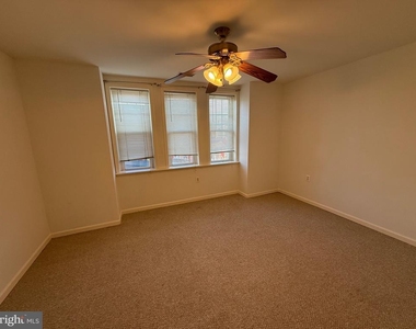 4304 Lancaster Avenue - Photo Thumbnail 6