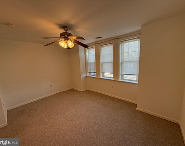4304 Lancaster Avenue - Photo Thumbnail 7