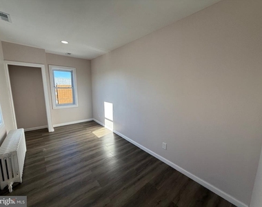 2537 E Auburn Street - Photo Thumbnail 5