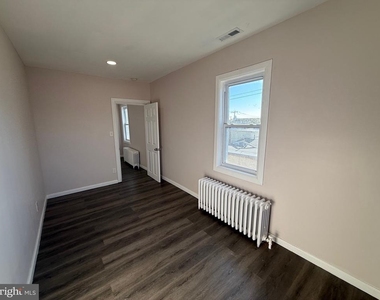2537 E Auburn Street - Photo Thumbnail 6