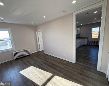 2537 E Auburn Street - Photo Thumbnail 8