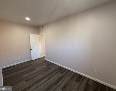 2537 E Auburn Street - Photo Thumbnail 10