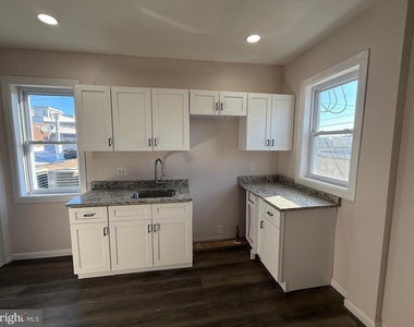 2537 E Auburn Street - Photo Thumbnail 3