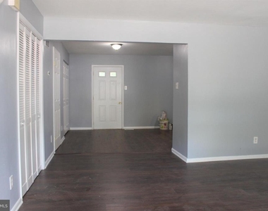 127 Higgins Drive - Photo Thumbnail 2