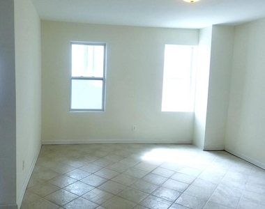 805 Brooks Lane - Photo Thumbnail 9