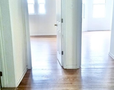 805 Brooks Lane - Photo Thumbnail 5