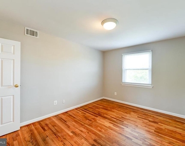 1627 Massachusetts Avenue Se - Photo Thumbnail 15