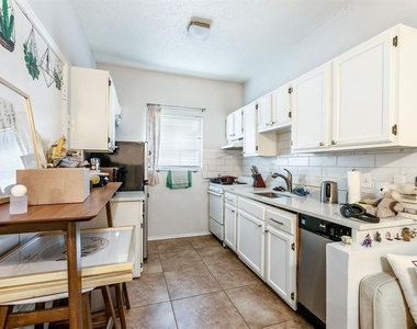 3206 King St - Photo Thumbnail 1