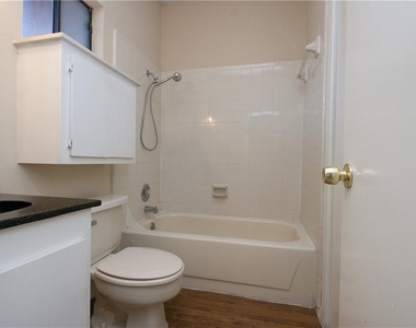 2818 Nueces St - Photo Thumbnail 5