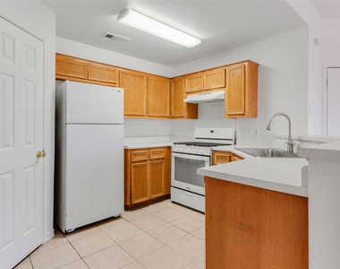 300 Tamara Dr - Photo Thumbnail 5