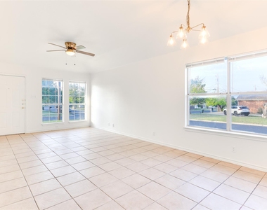 300 Tamara Dr - Photo Thumbnail 2