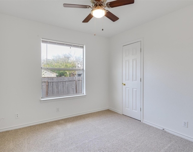300 Tamara Dr - Photo Thumbnail 8