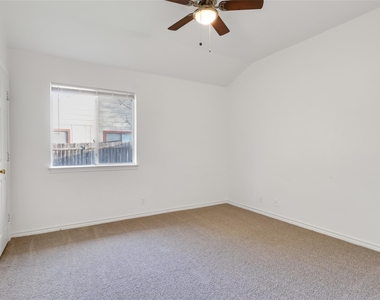 300 Tamara Dr - Photo Thumbnail 6