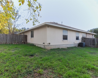 300 Tamara Dr - Photo Thumbnail 11