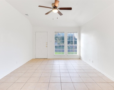 300 Tamara Dr - Photo Thumbnail 3